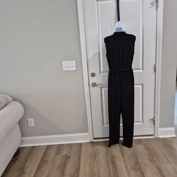 Calvin Klein Black and Gold Maxi Jumpsuit with Wide-Leg Design - Picture 2 of 8